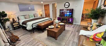 Chic 1-bedroom apartment with WiFi, AC in welcoming Ashburn