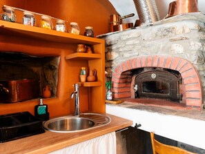 ��冷蔵庫、調理器具と食器