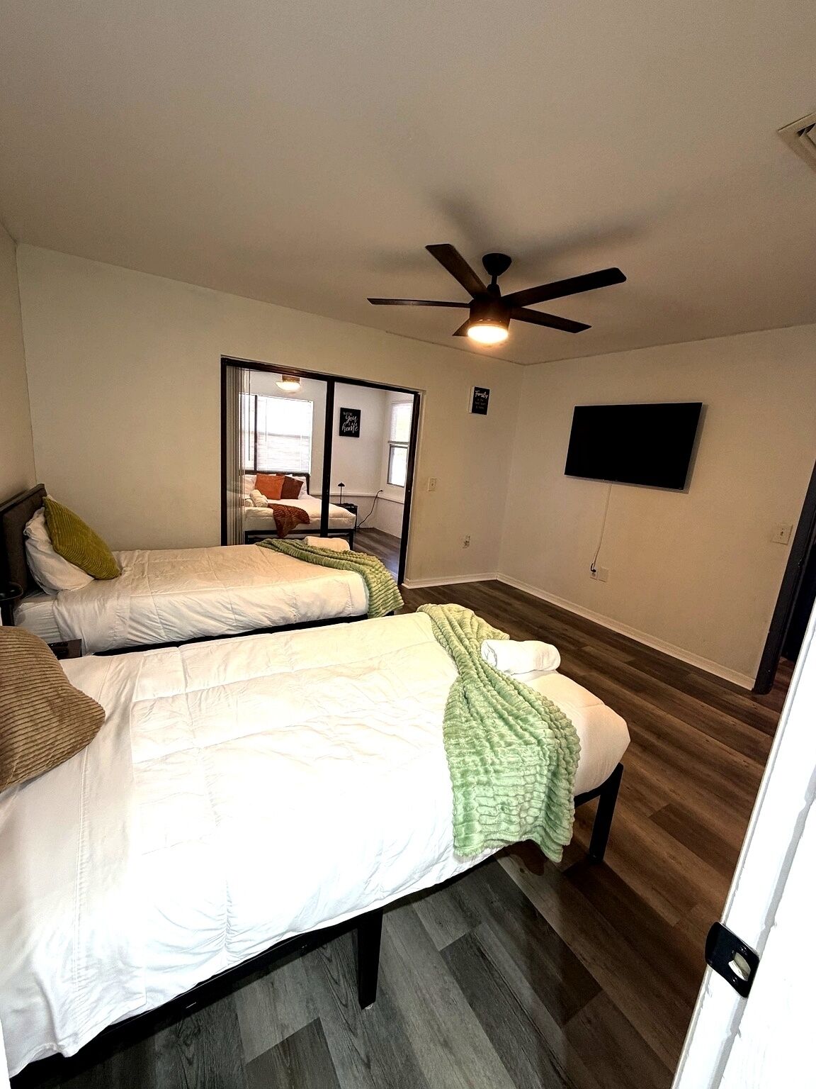 3 chambres, bureau, fer et planche à repasser, Wi-Fi gratuit