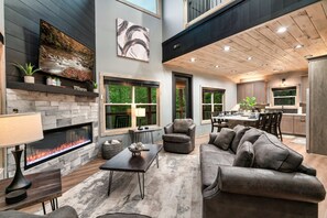 Living area - The Haven at Emerald Springs (Sevierville)