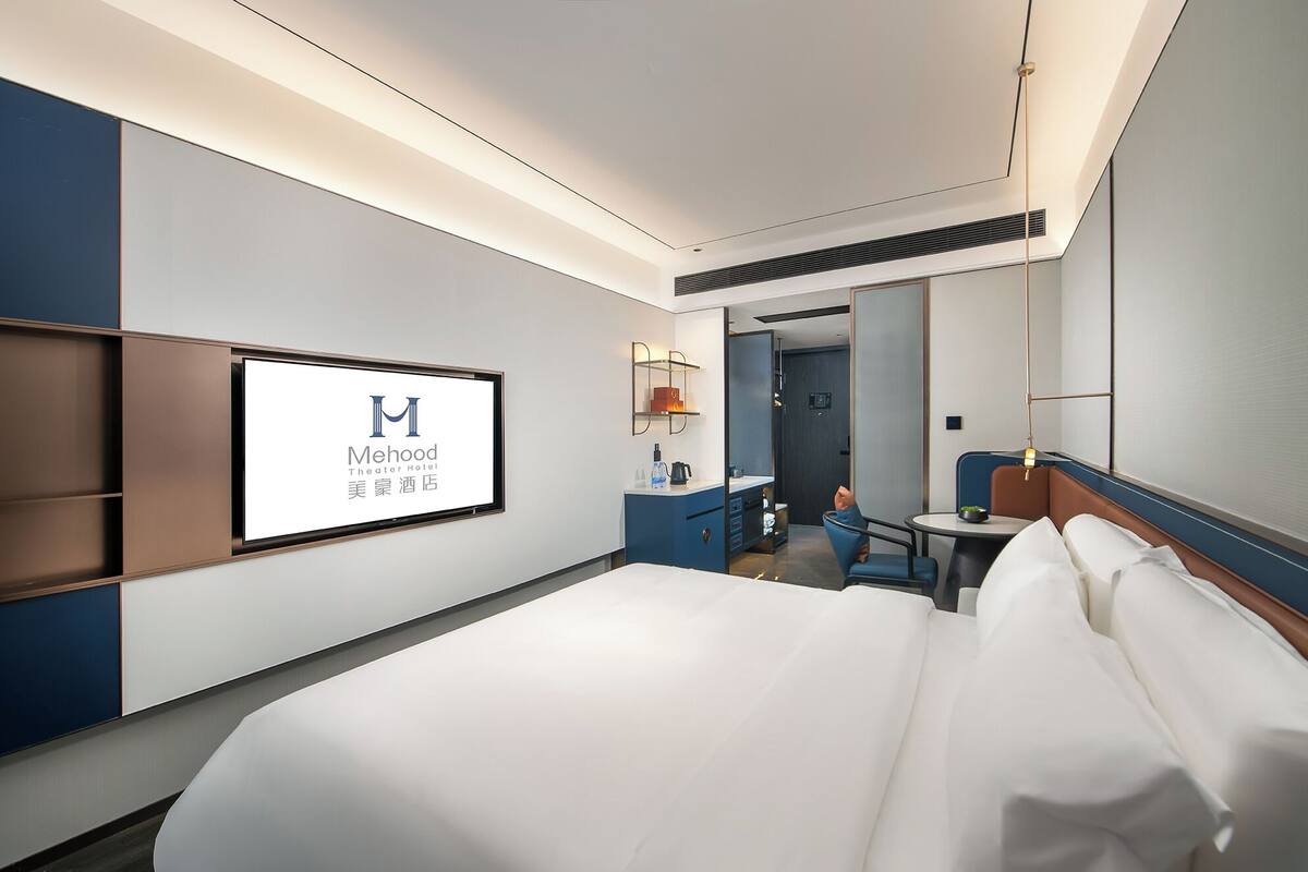 Habitación Confort doble, vistas a la colina | Escritorio, espacio para trabajar con un portátil, wifi gratis