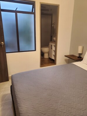 5 bedrooms, iron/ironing board, free WiFi, bed sheets