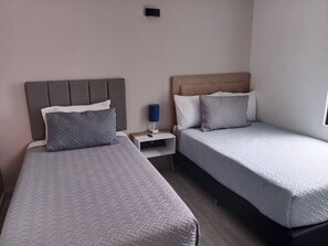 5 bedrooms, iron/ironing board, free WiFi, bed sheets