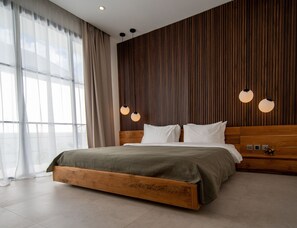 Ropa de cama de alta calidad, caja fuerte, cortinas opacas