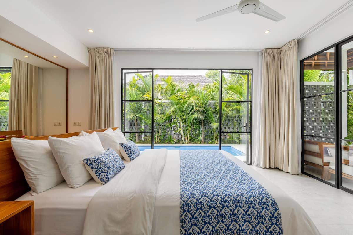 Chambre Signature, piscine privée, côté jardin | Vue de la chambre