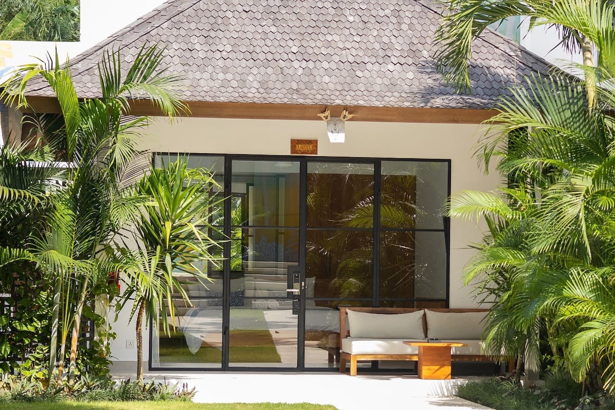 Deluxe Room, Private Pool, Garden Area | Premium bedding, in-room safe, blackout curtains, free cots/infant beds