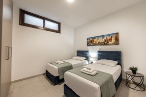 4 Schlafzimmer, Babybetten, Bettwäsche