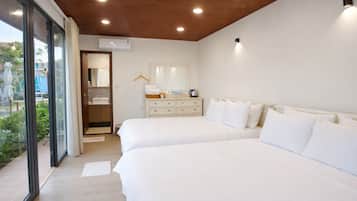 Kamar Twin Deluks, pemandangan laut | Meja kerja, kedap suara, dan Wi-Fi gratis