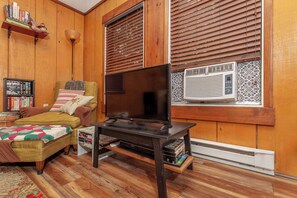Interior - Private w Screened Porch, Deck & Dog-Friendly! (Luray)
