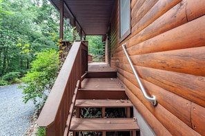 Property grounds - Private w Screened Porch, Deck & Pet-Friendly! (Luray)