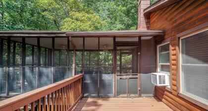 Private w Screened Porch, Deck & Pet-Friendly!