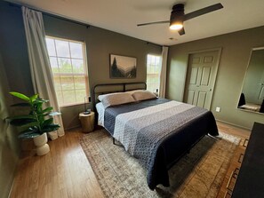 2 habitaciones, tabla de planchar con plancha y cuna de viaje 