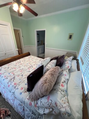 4 chambres, fer et planche à repasser, Wi-Fi, draps fournis