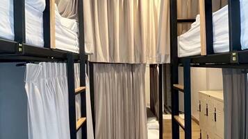 Dortoir Partagé Économique, dortoir mixte, non-fumeurs, climatisation