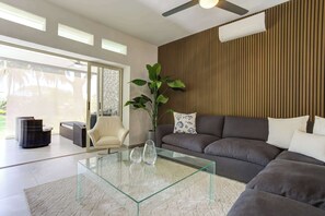 Fernseher, Tischfußball, Arbeitsbereiche