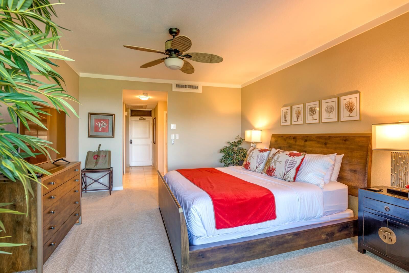 3 habitaciones y espacio para trabajar con laptop 