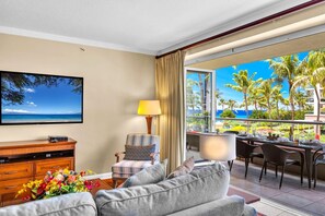 Condo (4 Bedrooms) | Sala de estar | Televisión
