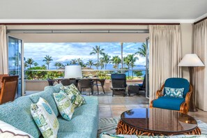 Apartment (4 Bedrooms) | Wohnzimmer | Fernseher