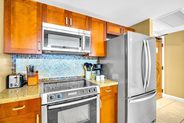Condo (4 Bedrooms) | Private kitchen | Microwave, oven, dishwasher, coffee/tea maker - Honua Kai Konea Collection by KBM - 2 Units on same floor (242/245) (Kaanapali)