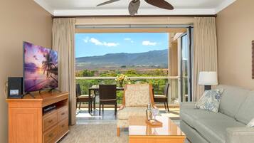 Condo (4 Bedrooms) | Living room | TV