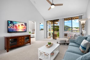 Condo (5 Bedrooms) | Living room | TV