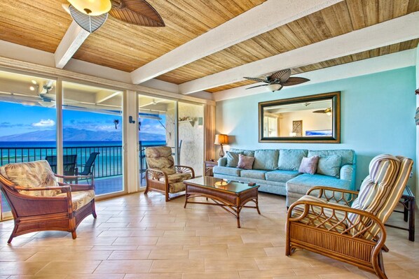 Condo (4 Bedrooms) | Children’s area