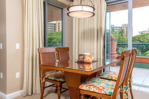 Condo (3 Bedrooms) | Dining