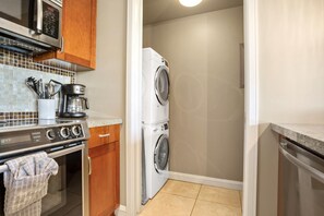 Apartamento (3 Bedrooms) | Lavandería