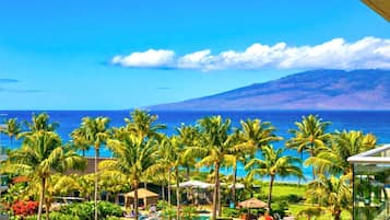 Condo (3 Bedrooms) | Front of property