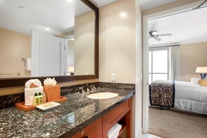Condo (3 Bedrooms) | Bathroom | Shower, designer toiletries