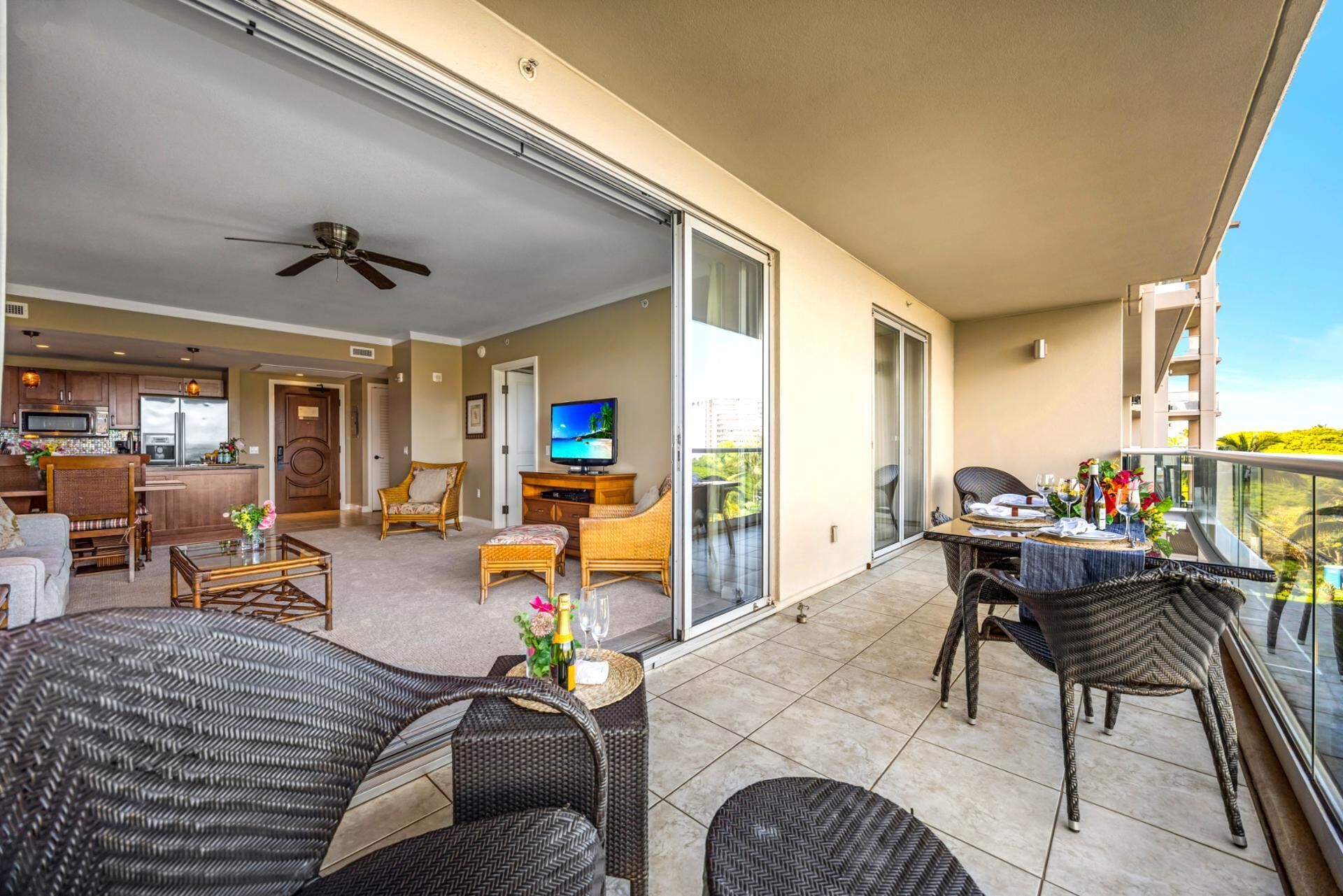 Condo (3 Bedrooms) | Front of property