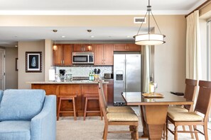Condo (4 Bedrooms) | Dining