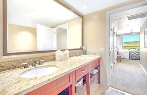 Condo (5 Bedrooms) | Bathroom | Shower, designer toiletries