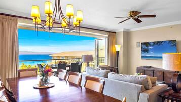 Condo (5 Bedrooms) | Dining