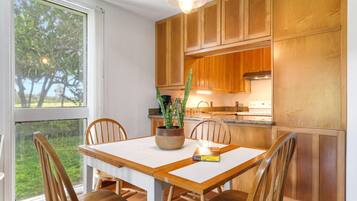 Condo (3 Bedrooms) | Restaurantes