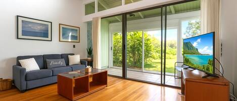 Condo (3 Bedrooms) | Front of property