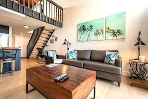 Appart'hôtel (3 Bedrooms) | Salle de séjour | Télévision
