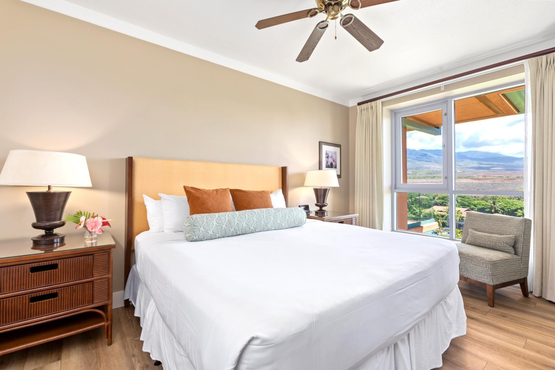 3 bedrooms, laptop workspace, iron/ironing board, bed sheets