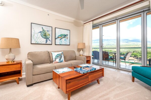 Condo (3 Bedrooms) | Living room