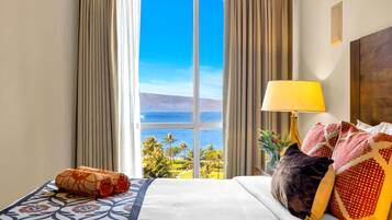 8 habitaciones y espacio para trabajar con laptop