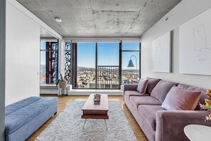 Living area - Water Views, 40th Floor Sub-Penthouse! Entire Condo in Downtown Vancouver (Vancouver)