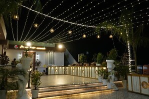 Rooftop terrace - Sunrise Vista Inn (Prayagraj)