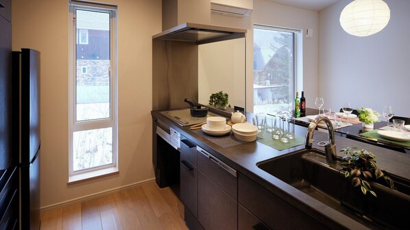 Family Villa, Mountain View | Private kitchen | Full-size fridge, microwave, stovetop, toaster - Minn house Niseko Hirafu (Kutchan)