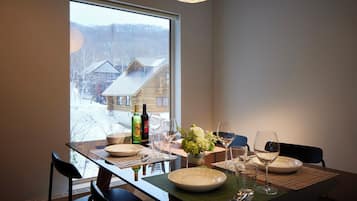 Vila Keluarga, pemandangan gunung | Makan di kamar