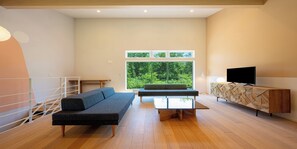 Family Villa, Mountain View | Down comforters, in-room safe, individually decorated