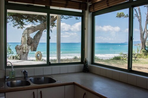 Kuaotunu Beachfront - prime location for a great holiday!