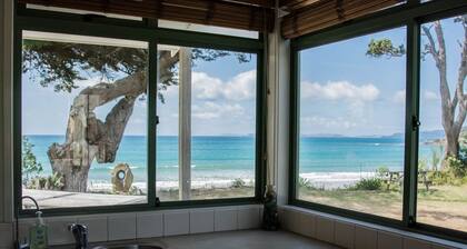 Kuaotunu Beachfront - prime location for a great holiday!