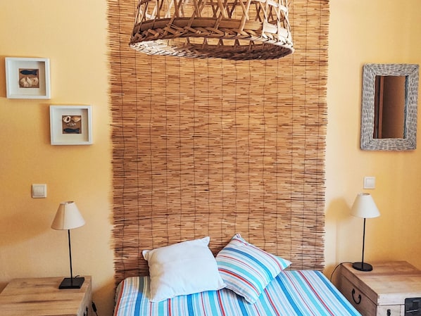 1 chambre, bureau, accès Internet