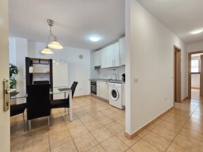 Fridge, microwave, oven, coffee/tea maker