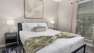 1 habitación, tabla de planchar con plancha, wifi y ropa de cama